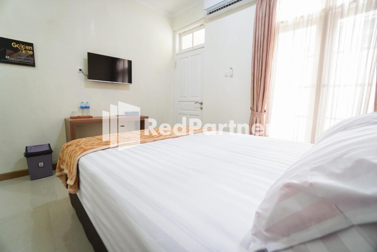 Fazza Syariah Mitra Reddoorz Hotel Jakarta Exterior photo