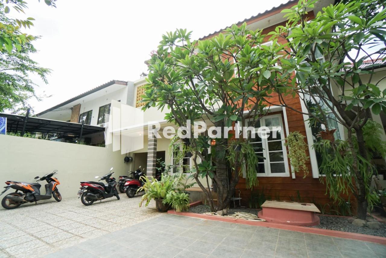 Fazza Syariah Mitra Reddoorz Hotel Jakarta Exterior photo