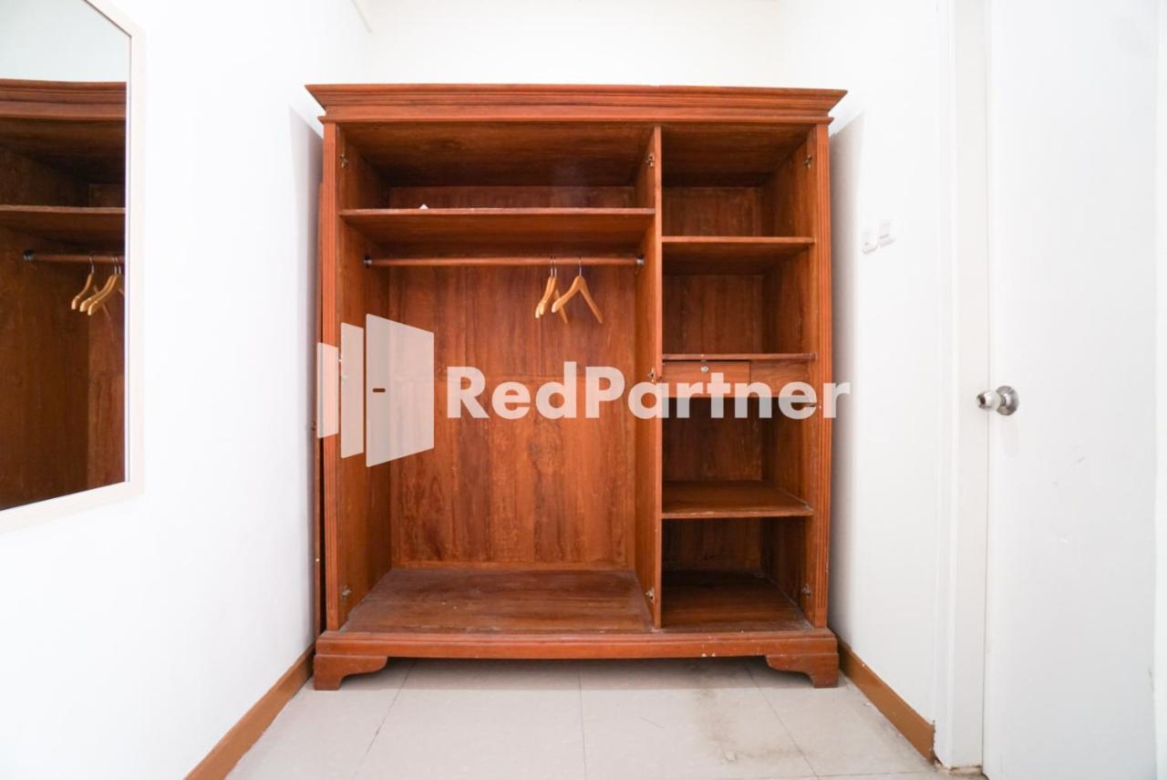 Fazza Syariah Mitra Reddoorz Hotel Jakarta Exterior photo
