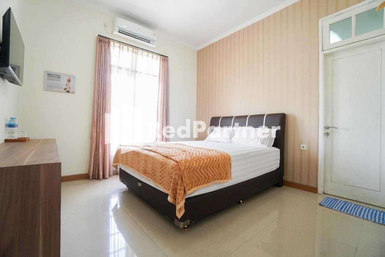 Fazza Syariah Mitra Reddoorz Hotel Jakarta Exterior photo
